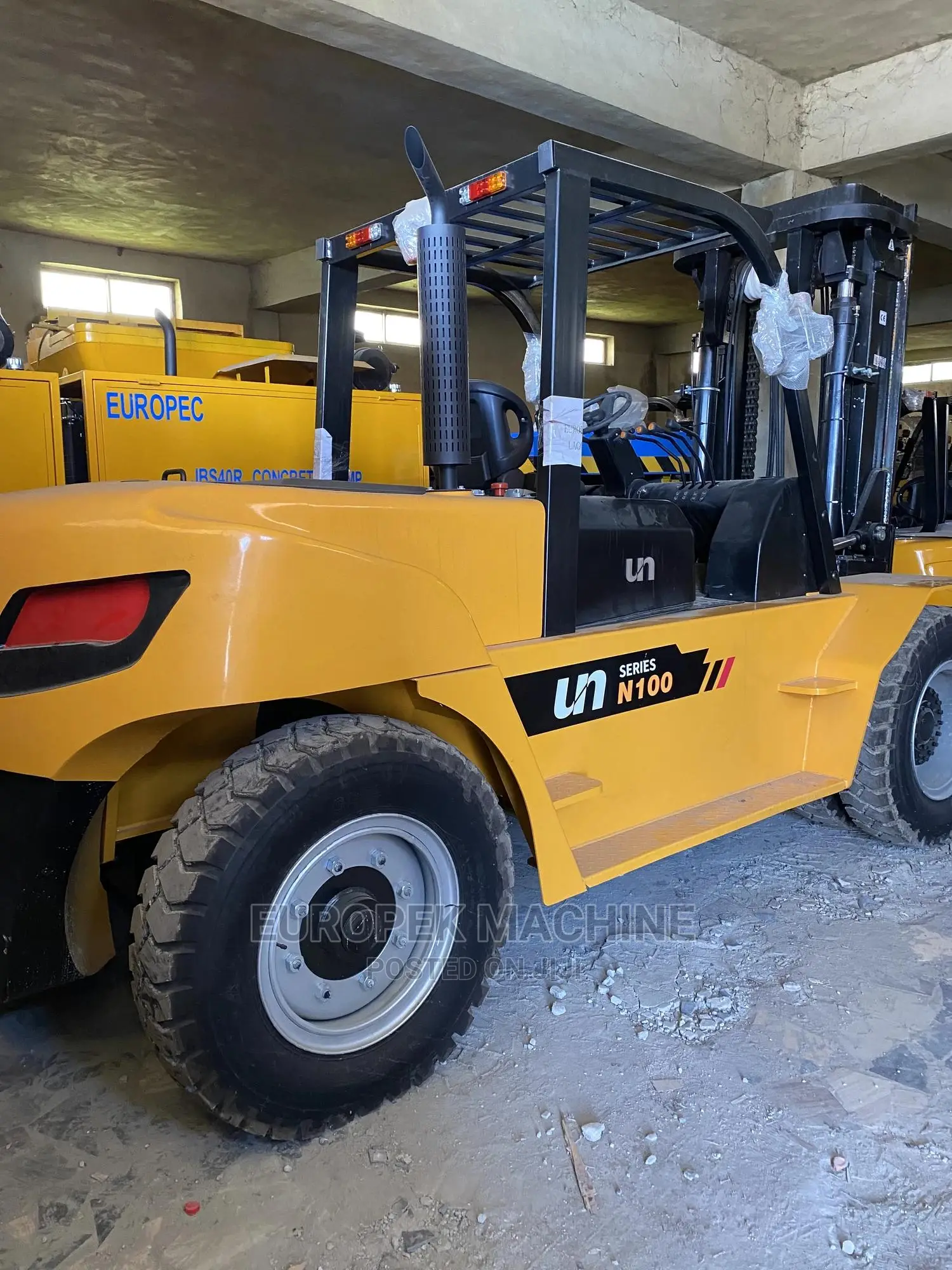 🚜 Isuzu Compact Forklift for Sale in Lagos - Low Maintenance & Efficient