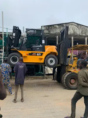 🚜 Isuzu Compact Forklift for Sale in Lagos - Low Maintenance & Efficient - Image 5